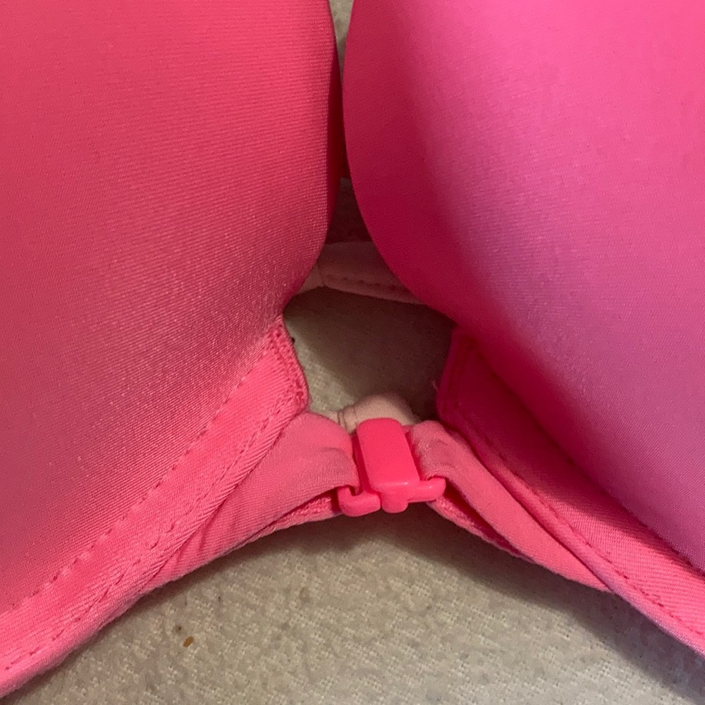 (2) Victoria’s Secret bras - Picture 2 of 5
